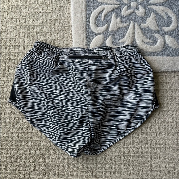 Nike dri-fit shorts - Picture 2 of 2